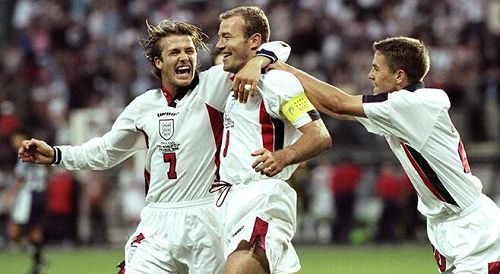  德甲焦点战：RB莱比锡 VS 多特蒙德，谁能笑傲红牛竞技场？